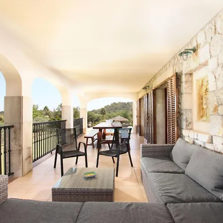 Praechtiges Mit Spektakulaerer Aussicht By Interhome Польєнса