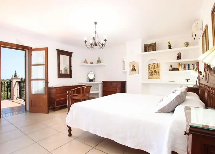 Praechtiges Mit Spektakulaerer Aussicht By Interhome *