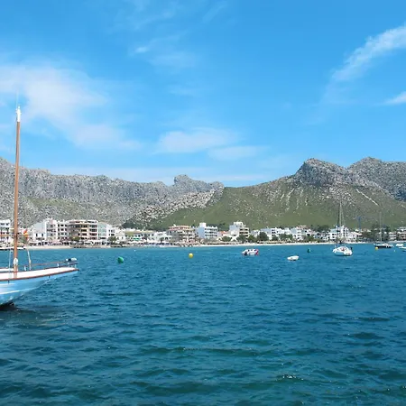 Praechtiges Mit Spektakulaerer Aussicht By Interhome Nyaraló *