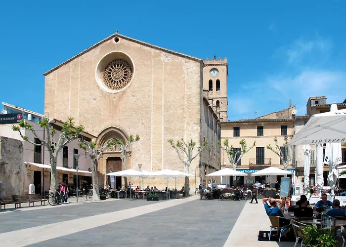 Praechtiges Mit Spektakulaerer Aussicht By Interhome Pollença